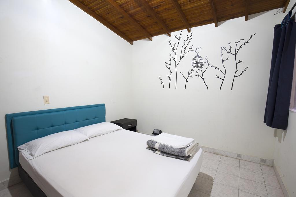 Rock A Town Hostel Guatapé Екстериор снимка