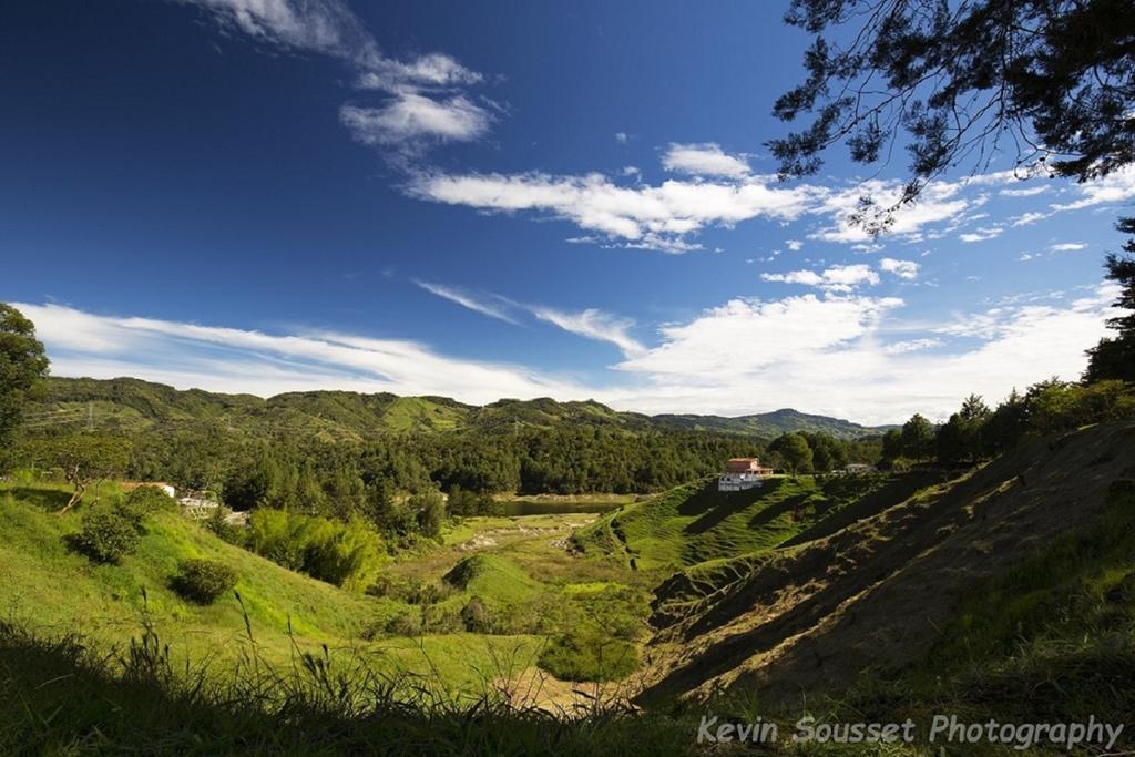 Rock A Town Hostel Guatapé Екстериор снимка